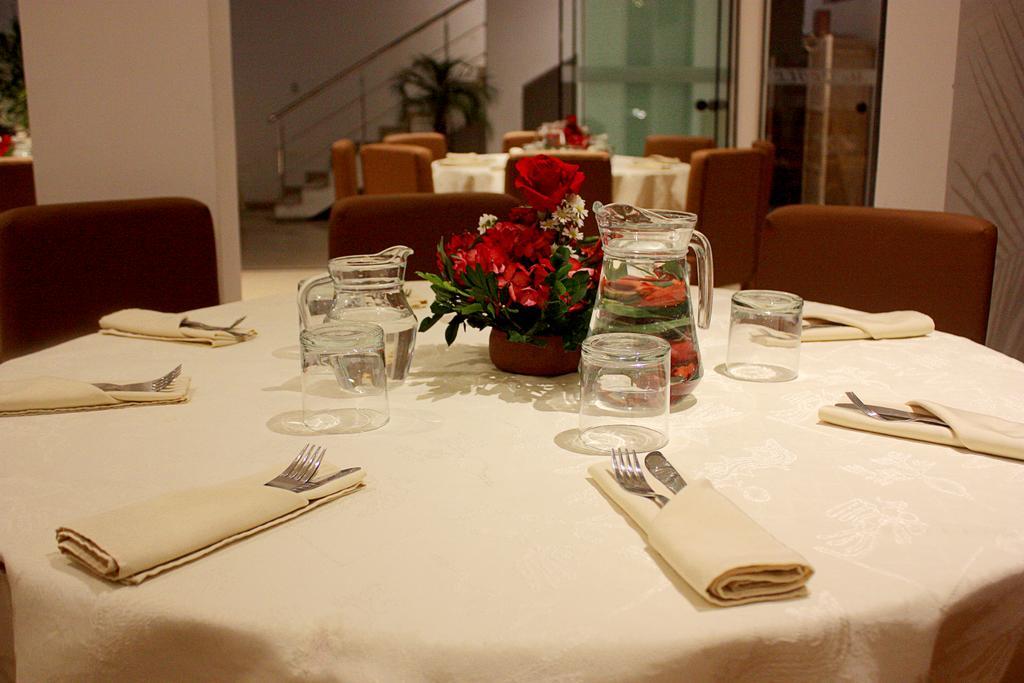 Mc Hotel Ica Bagian luar foto