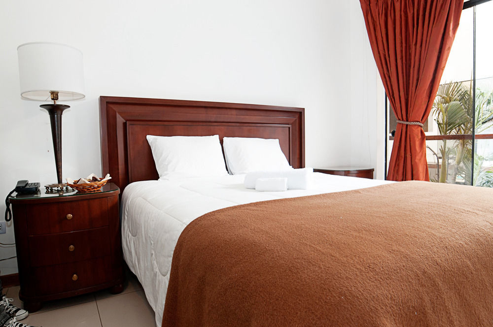 Mc Hotel Ica Bagian luar foto