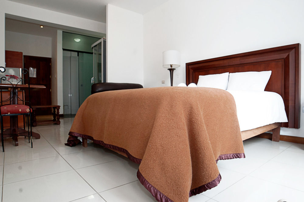 Mc Hotel Ica Bagian luar foto